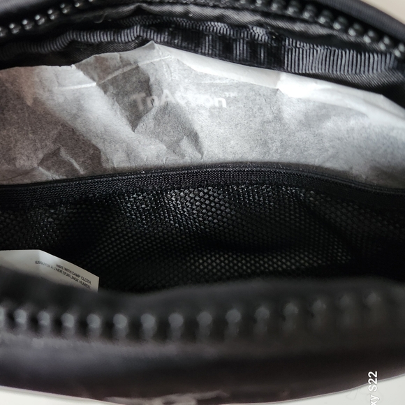 TNA Aritzia On The Way Bag Belt Bag New with Tags - Picture 3 of 8